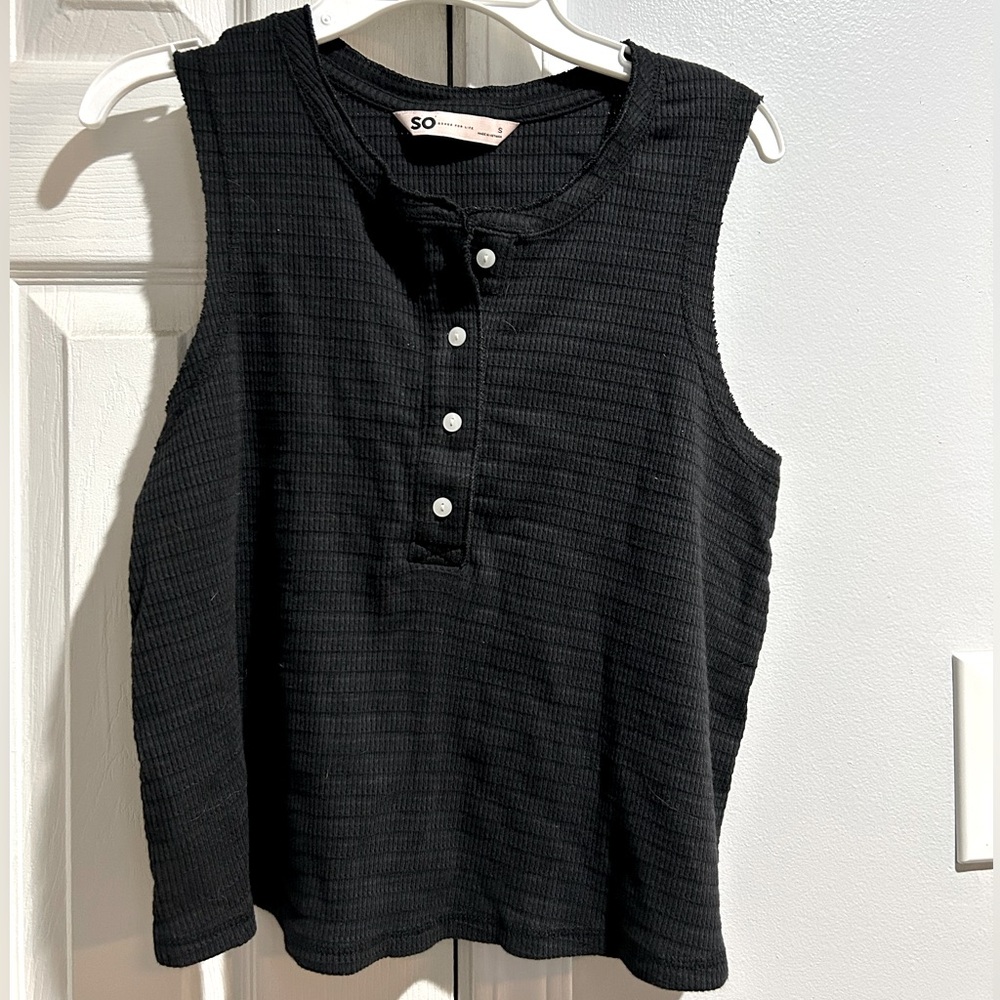 Junior Girls Black Henley Cropped Tank Top